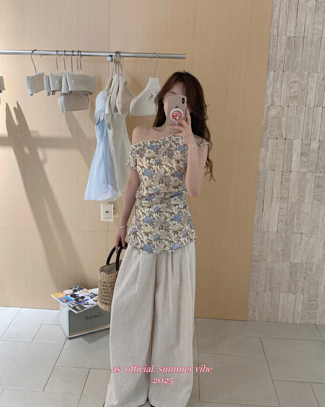 AS OFFICIAL Floral One-Shoulder Ruffle Top