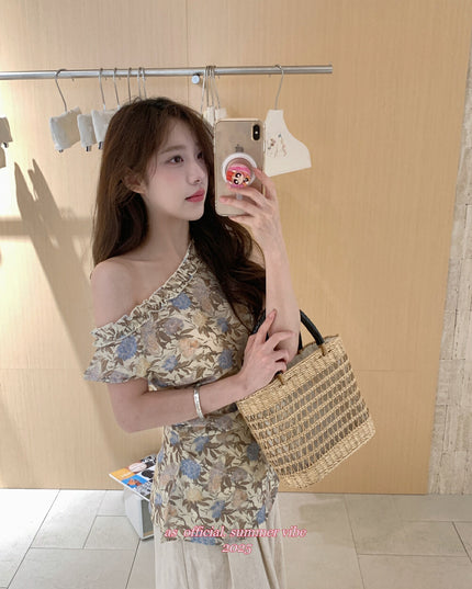 AS OFFICIAL Floral One-Shoulder Ruffle Top
