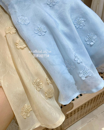 AS OFFICIAL Puff Sleeve Floral Appliqué Top