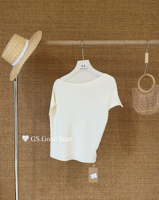 GS.GOOD START Asymmetrical Shoulder Short Sleeve Top