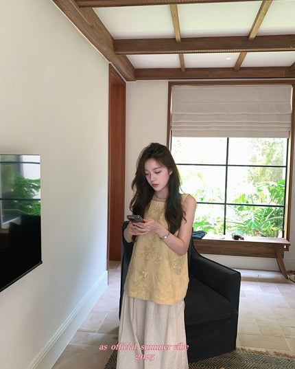 AS OFFICIAL Embroidered Back Tie Floral Top