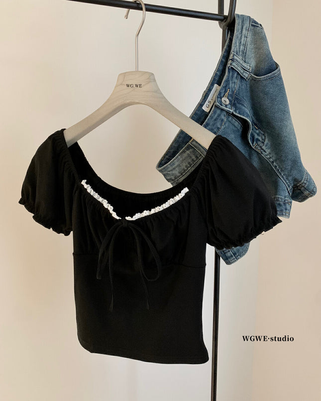 WGWE Sleek Collarbone-Revealing Fitted Top