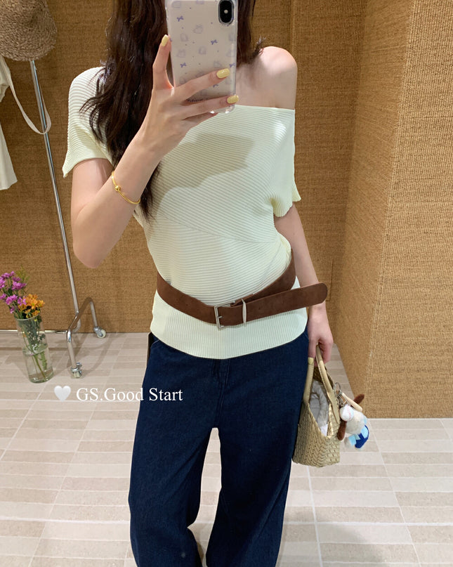 GS.GOOD START Asymmetrical Shoulder Short Sleeve Top