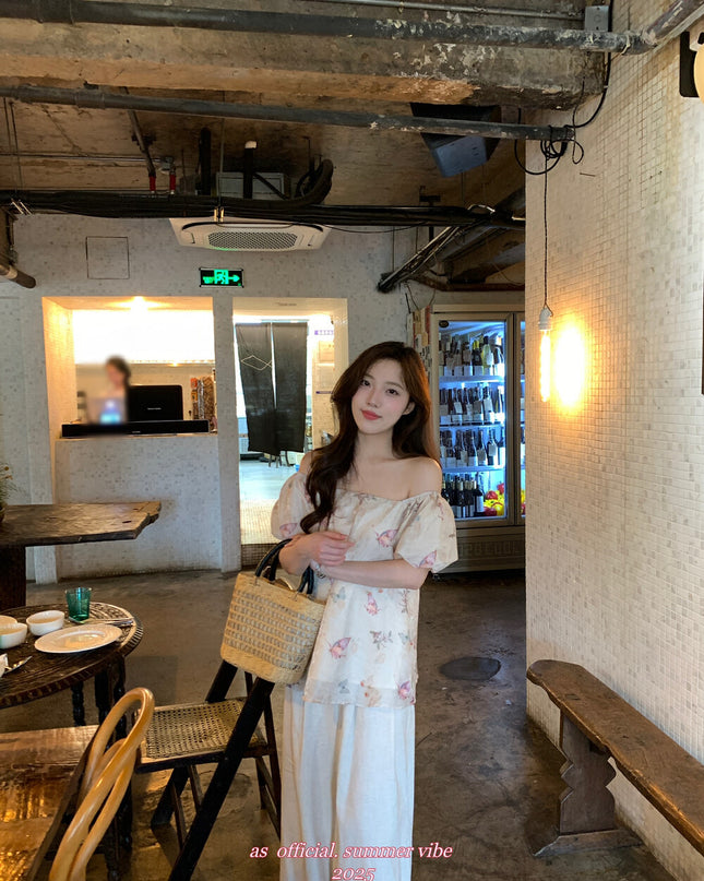 AS OFFICIAL Golden Butterfly Off-Shoulder Puff Sleeve Top