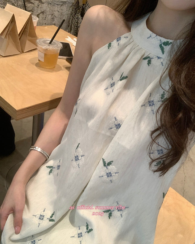 AS OFFICIAL Embroidered Floral Halter Top