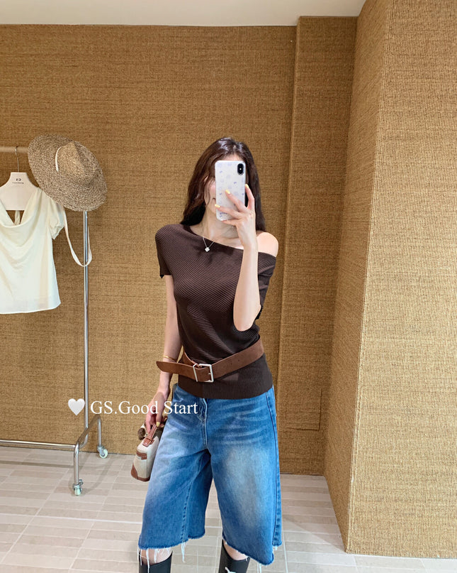 GS.GOOD START Asymmetrical Shoulder Short Sleeve Top