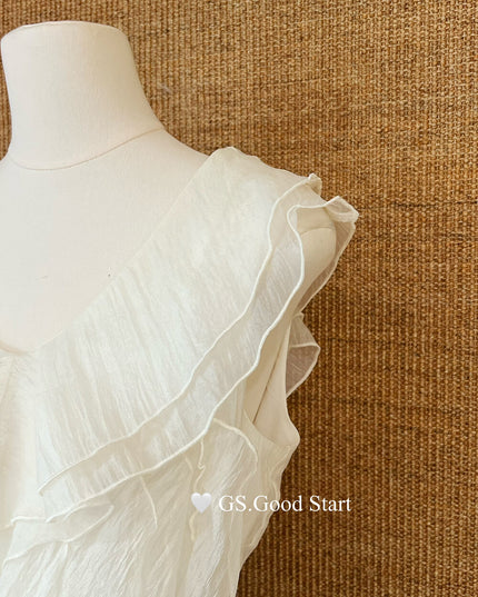 GS.GOOD START Misty White Tea V-Neck Ruffle Vest