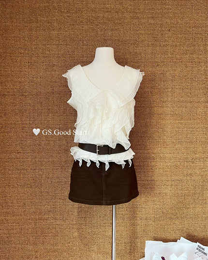 GS.GOOD START Misty White Tea V-Neck Ruffle Vest