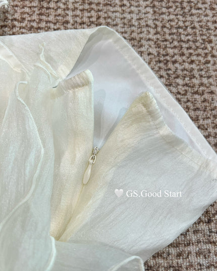 GS.GOOD START Misty White Tea V-Neck Ruffle Vest
