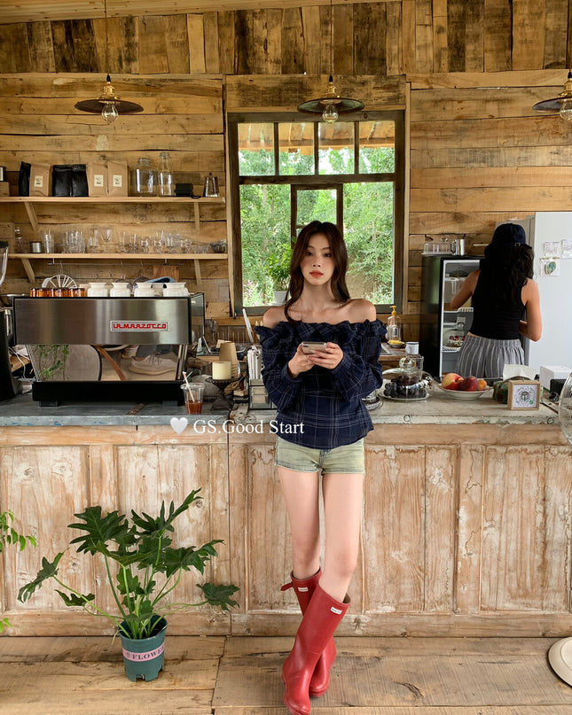 GS.GOOD START Korean Style Cloud Plaid Off-Shoulder Blouse