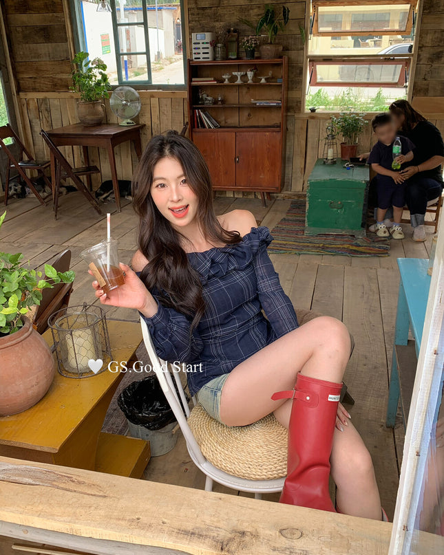 GS.GOOD START Korean Style Cloud Plaid Off-Shoulder Blouse