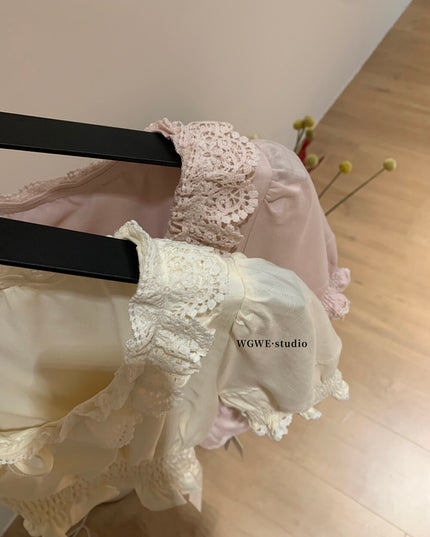 WGWE Youthful Ruffle Puff Sleeve Chiffon Blouse