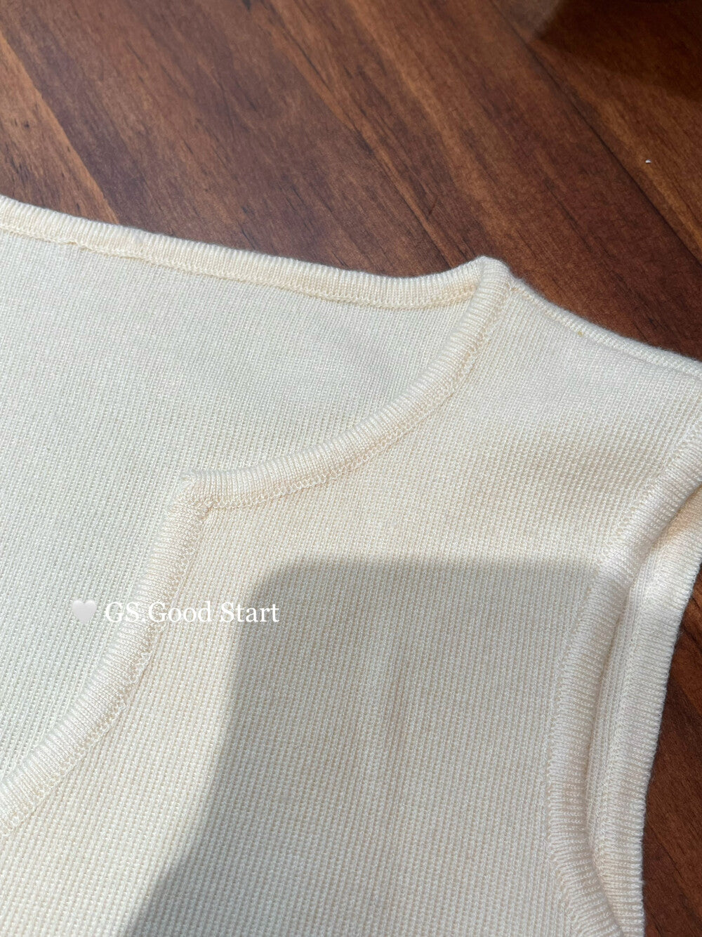 GS.GOOD START Asymmetrical Waist-Slimming Knit Tank