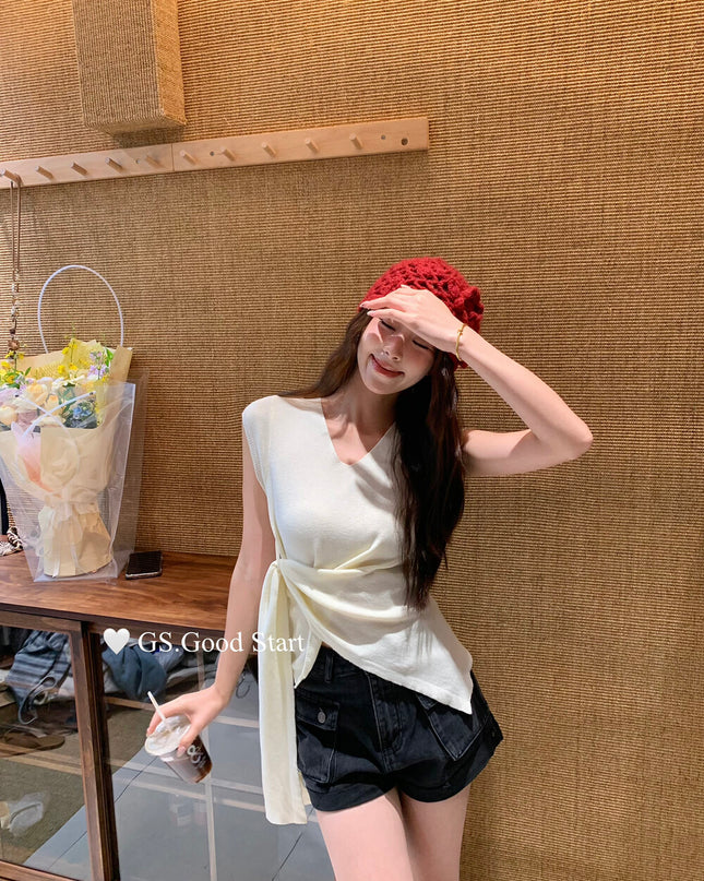 GS.GOOD START Waist-Cinching Knit Femme Top