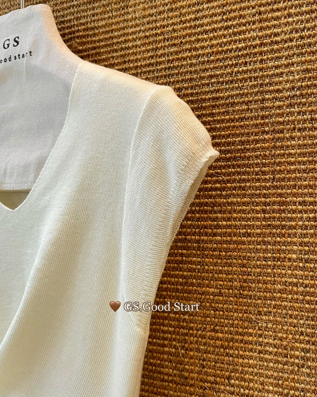 GS.GOOD START Waist-Cinching Knit Femme Top