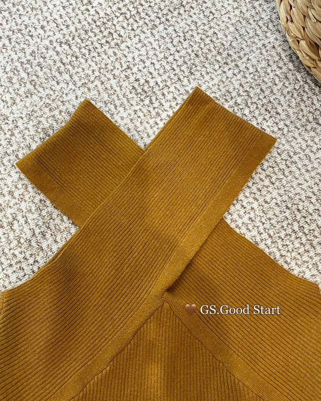 GS.GOOD START Cross-Halter Knit Baddie Tank