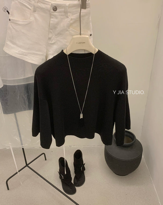 Y.JIA Minimalist Mock Neck Cropped Knit Top