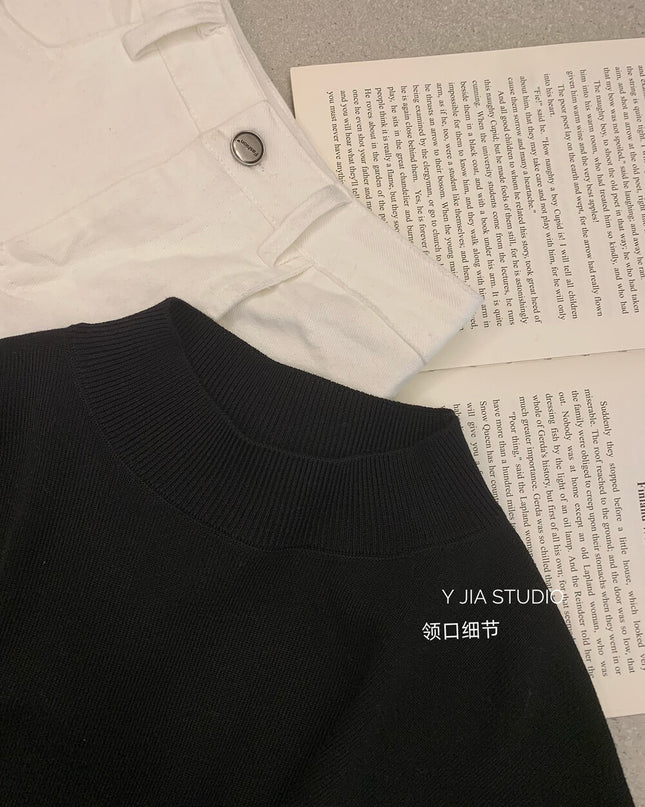 Y.JIA Minimalist Mock Neck Cropped Knit Top
