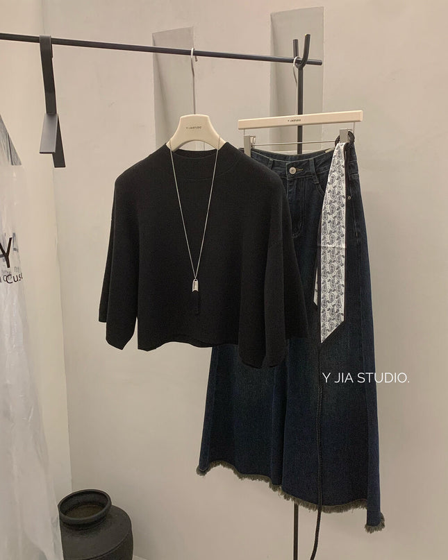 Y.JIA Minimalist Mock Neck Cropped Knit Top