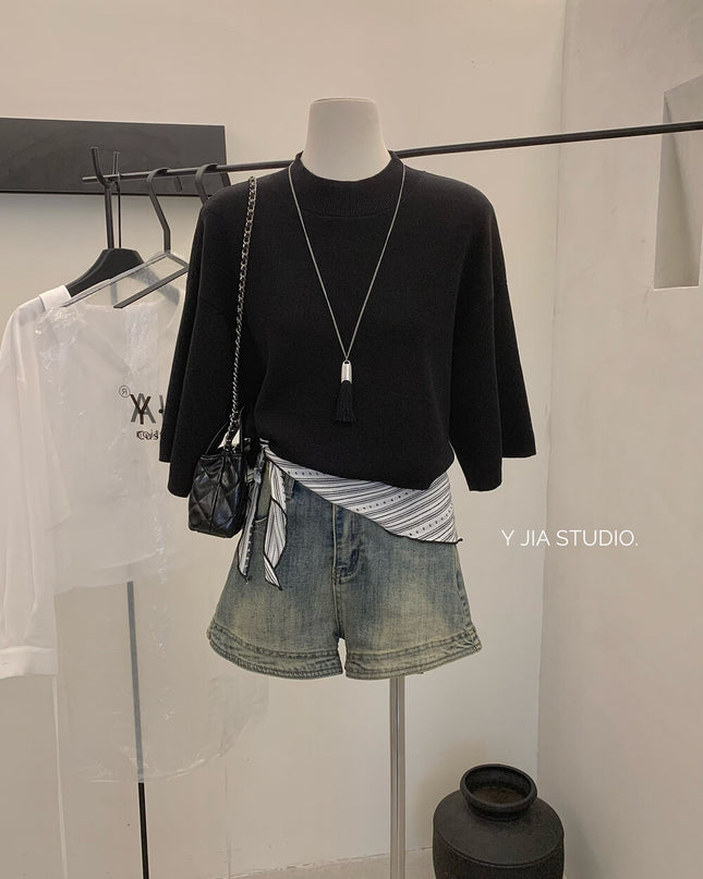Y.JIA Minimalist Mock Neck Cropped Knit Top