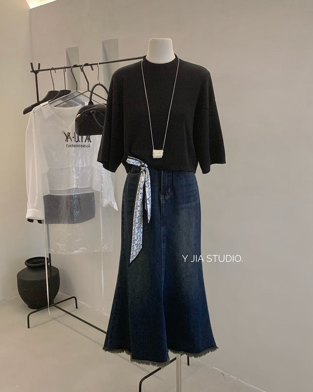 Y.JIA Minimalist Mock Neck Cropped Knit Top