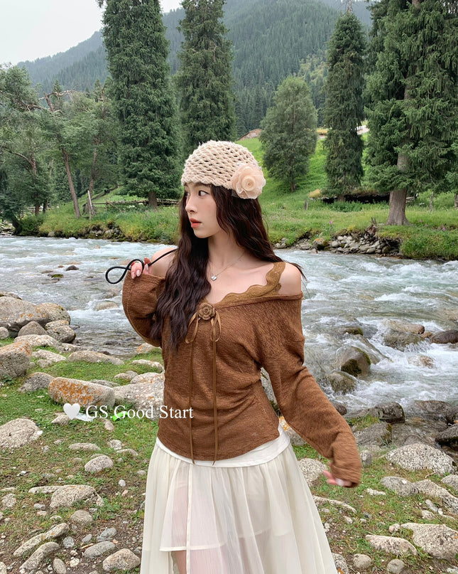 GS.GOOD START Lace Panel Sweet Blouse with Detachable Floral Brooch