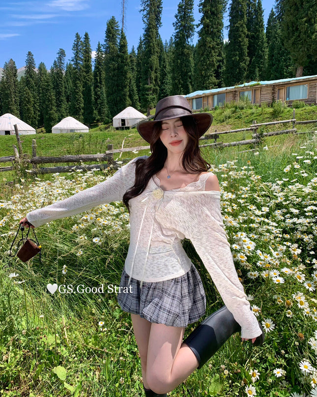 GS.GOOD START Lace Panel Sweet Blouse with Detachable Floral Brooch