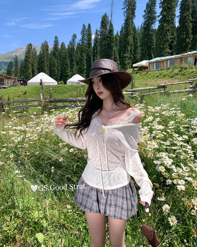 GS.GOOD START Lace Panel Sweet Blouse with Detachable Floral Brooch