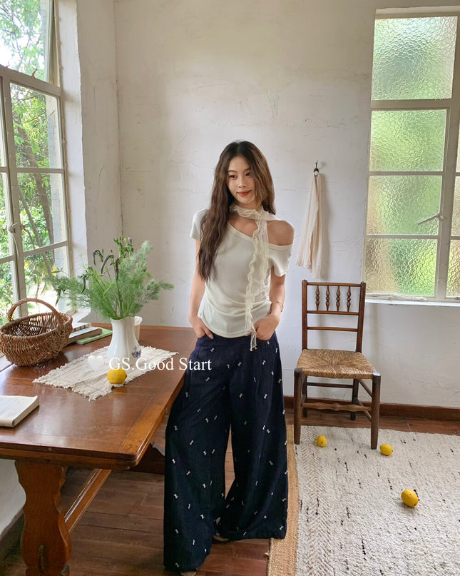 GS.GOOD START Off-Shoulder Short Sleeve Top with Detachable Ribbon