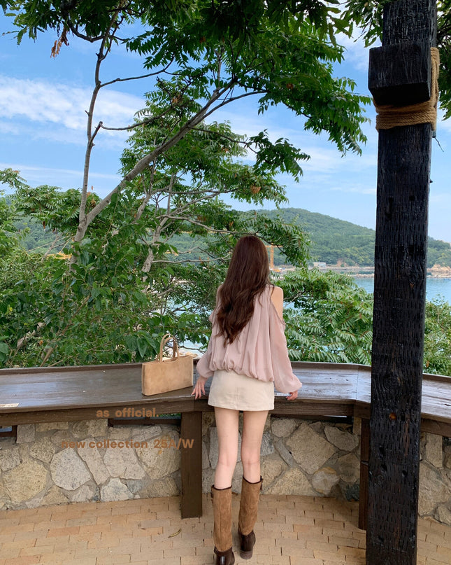 AS OFFICIAL Tie-Neck Off-Shoulder Puff Sleeve Top