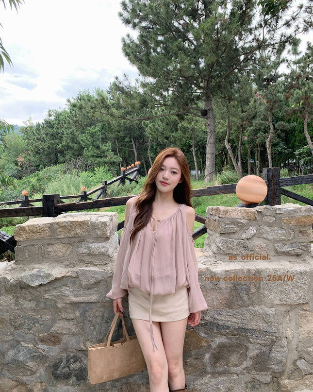 AS OFFICIAL Tie-Neck Off-Shoulder Puff Sleeve Top
