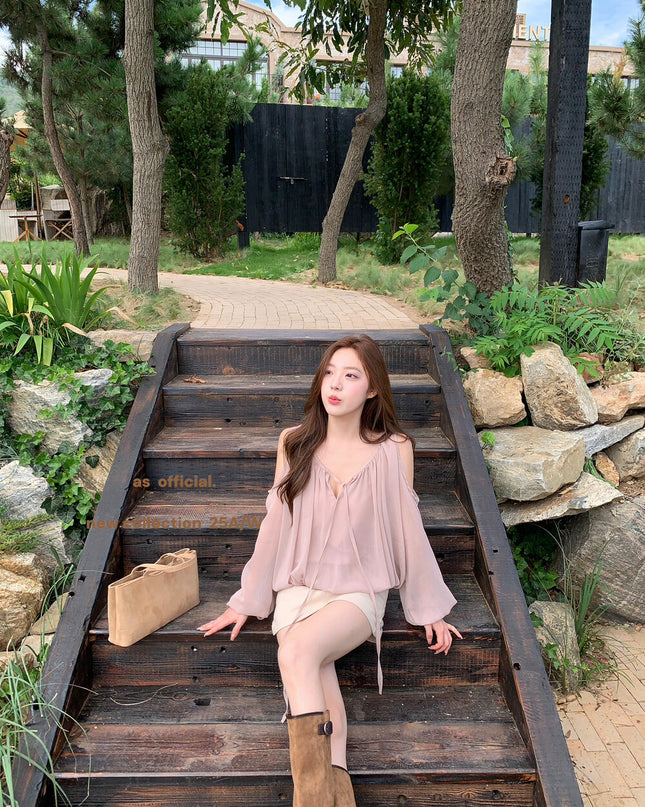 AS OFFICIAL Tie-Neck Off-Shoulder Puff Sleeve Top
