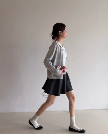 APXIVI Korean-Inspired Commuter Doll Collar Shoulder-Fit Long-Sleeve Tee