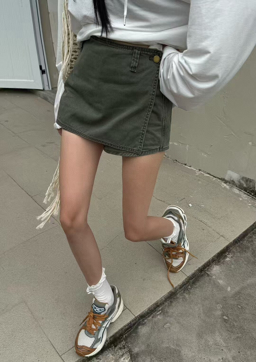 WGWE Low-Waist Sexy Bodycon A-Line Skort with Anti-Exposure Design