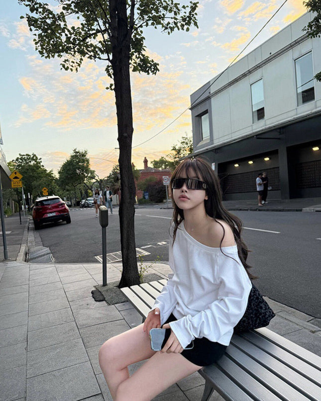 WGWE Off-Shoulder Slouchy Loose Long Sleeve Tee