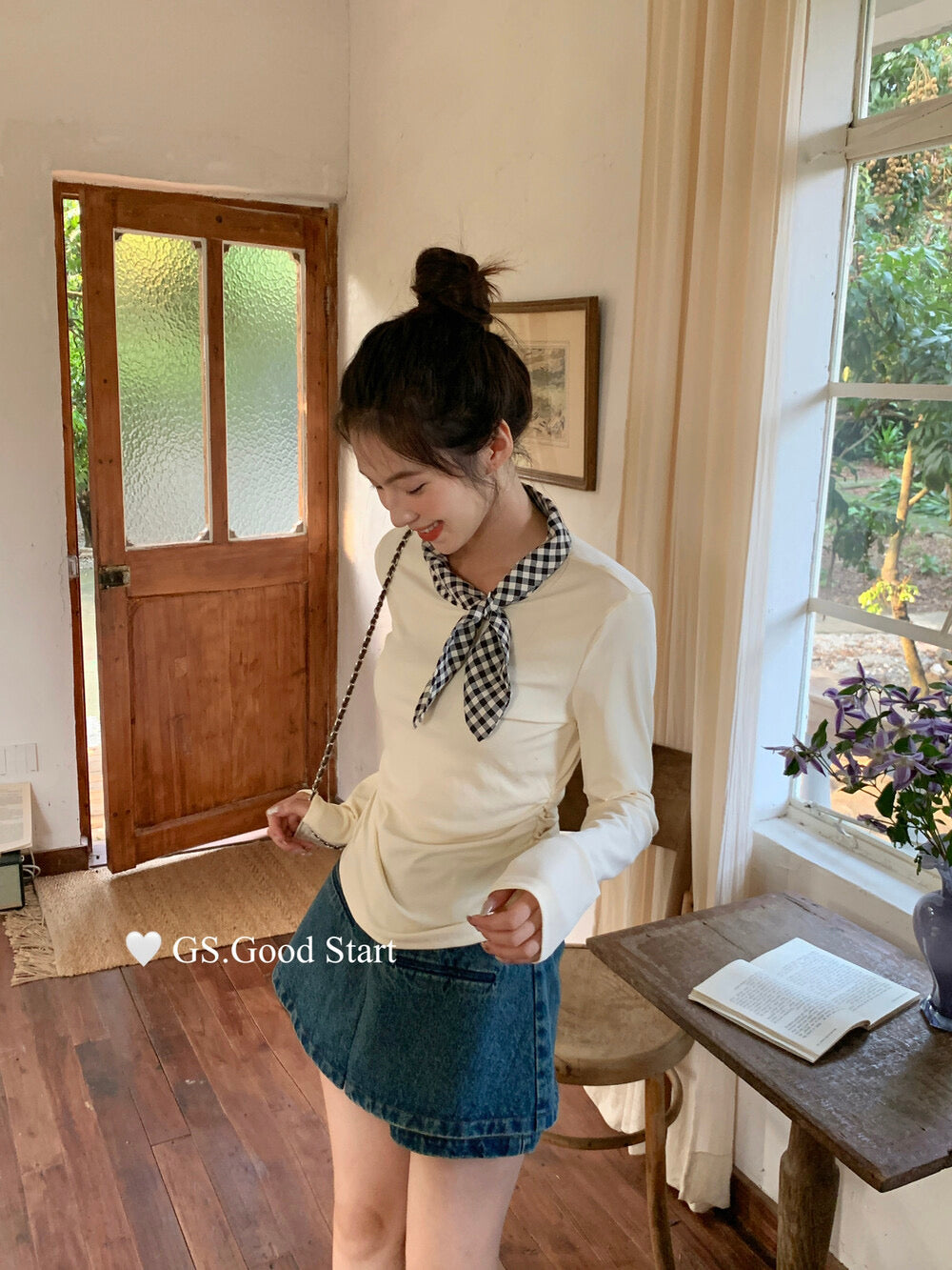 GS.GOOD START Sweet Plaid Bow Casual Top