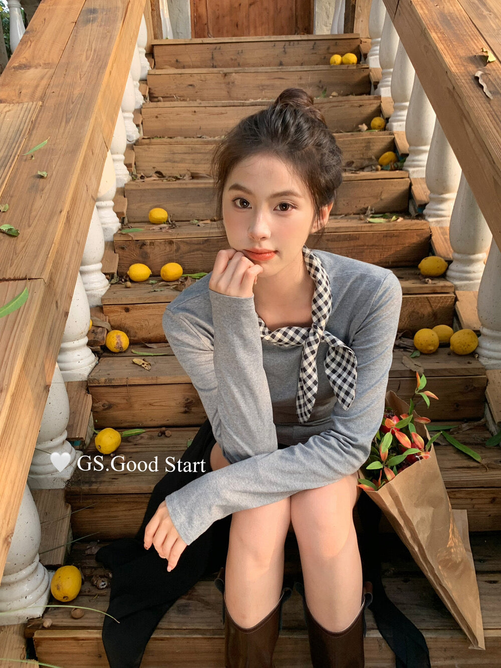 GS.GOOD START Sweet Plaid Bow Casual Top