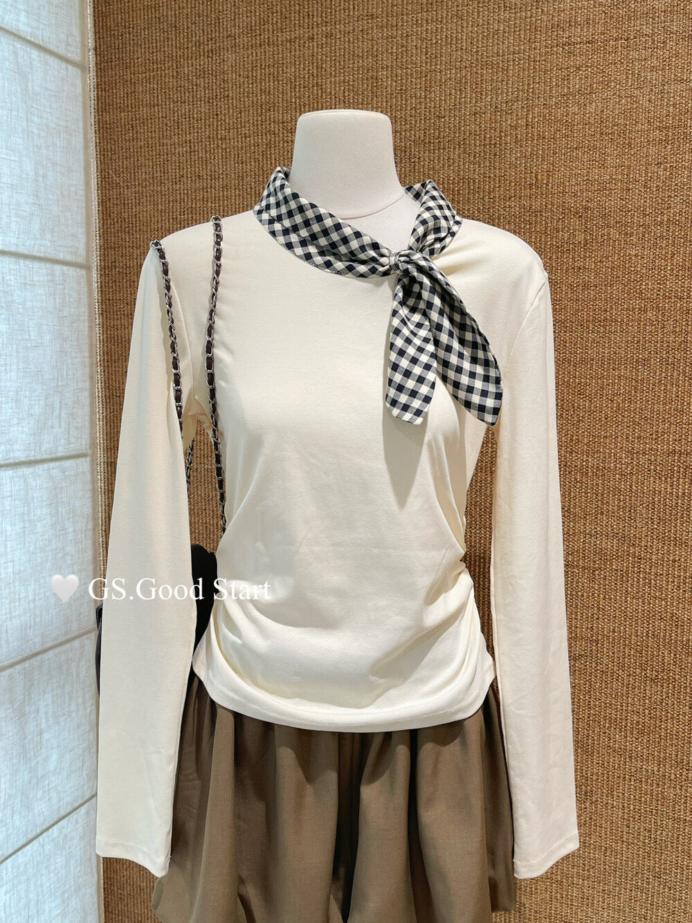 GS.GOOD START Sweet Plaid Bow Casual Top