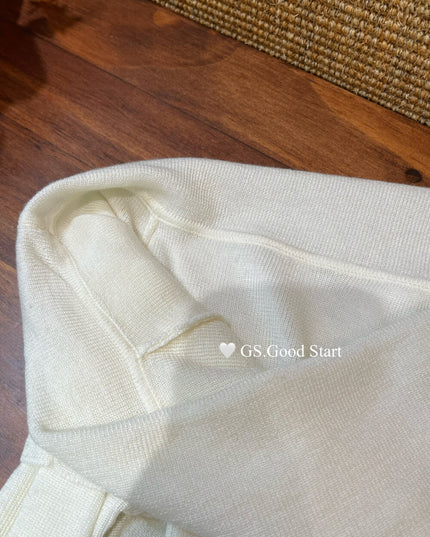 GS.GOOD START Off-Shoulder Tie-Up Knit Top