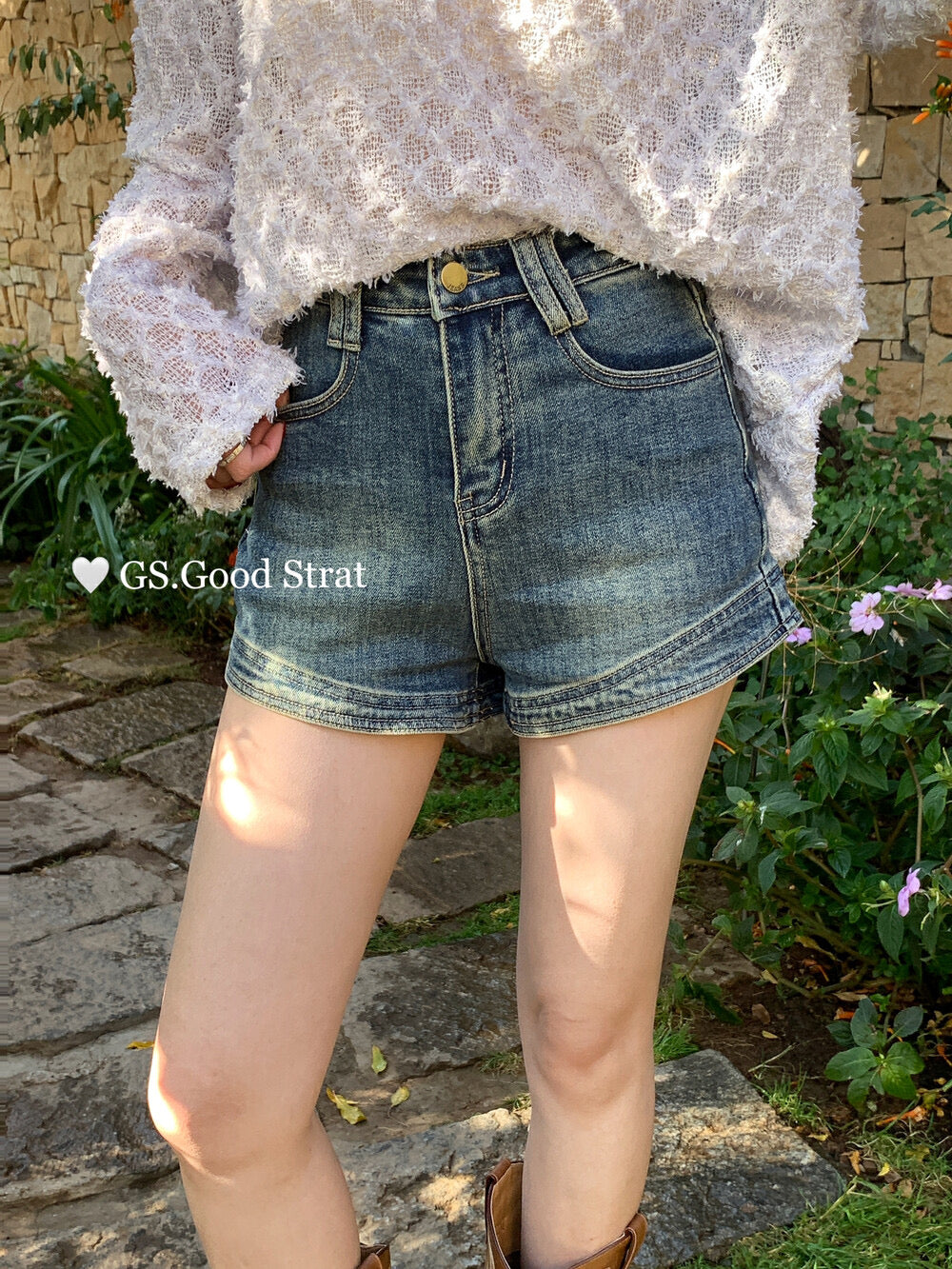Best-Seller High-Waist Vintage Denim Shorts