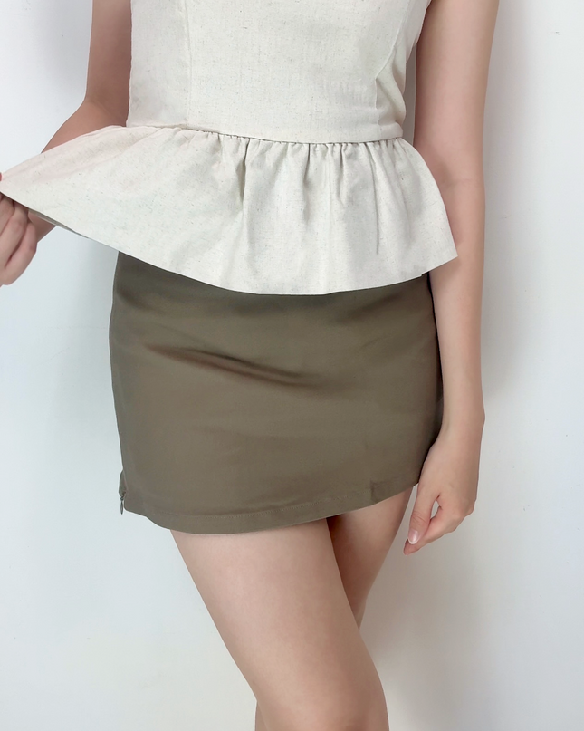 Classic High Waist A-Line Side Zipper Skort (With Belt)