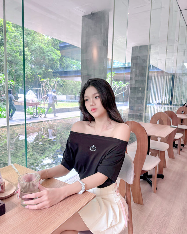 JoyDion Daisy Embroidered Bunny Off-Shoulder Tee