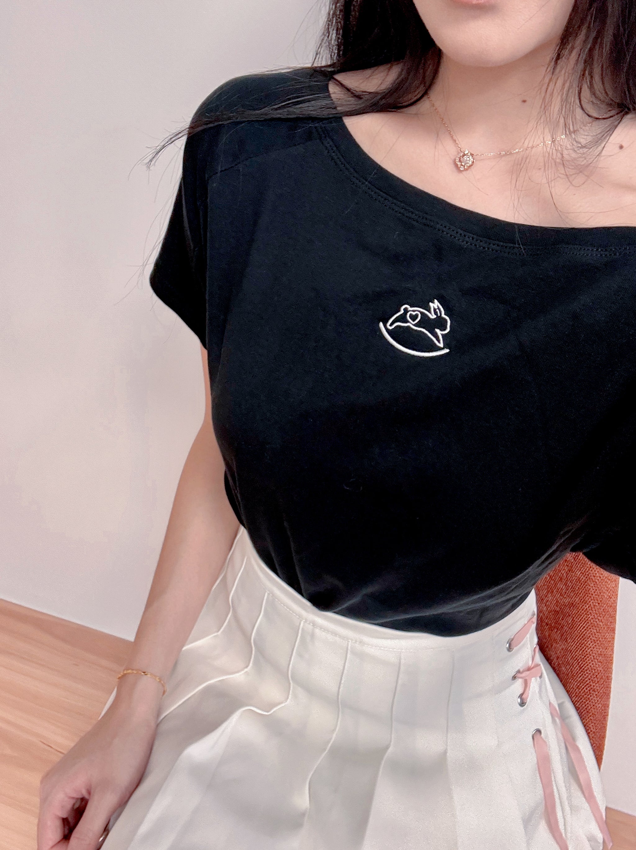 JoyDion Daisy Embroidered Bunny Off-Shoulder Tee