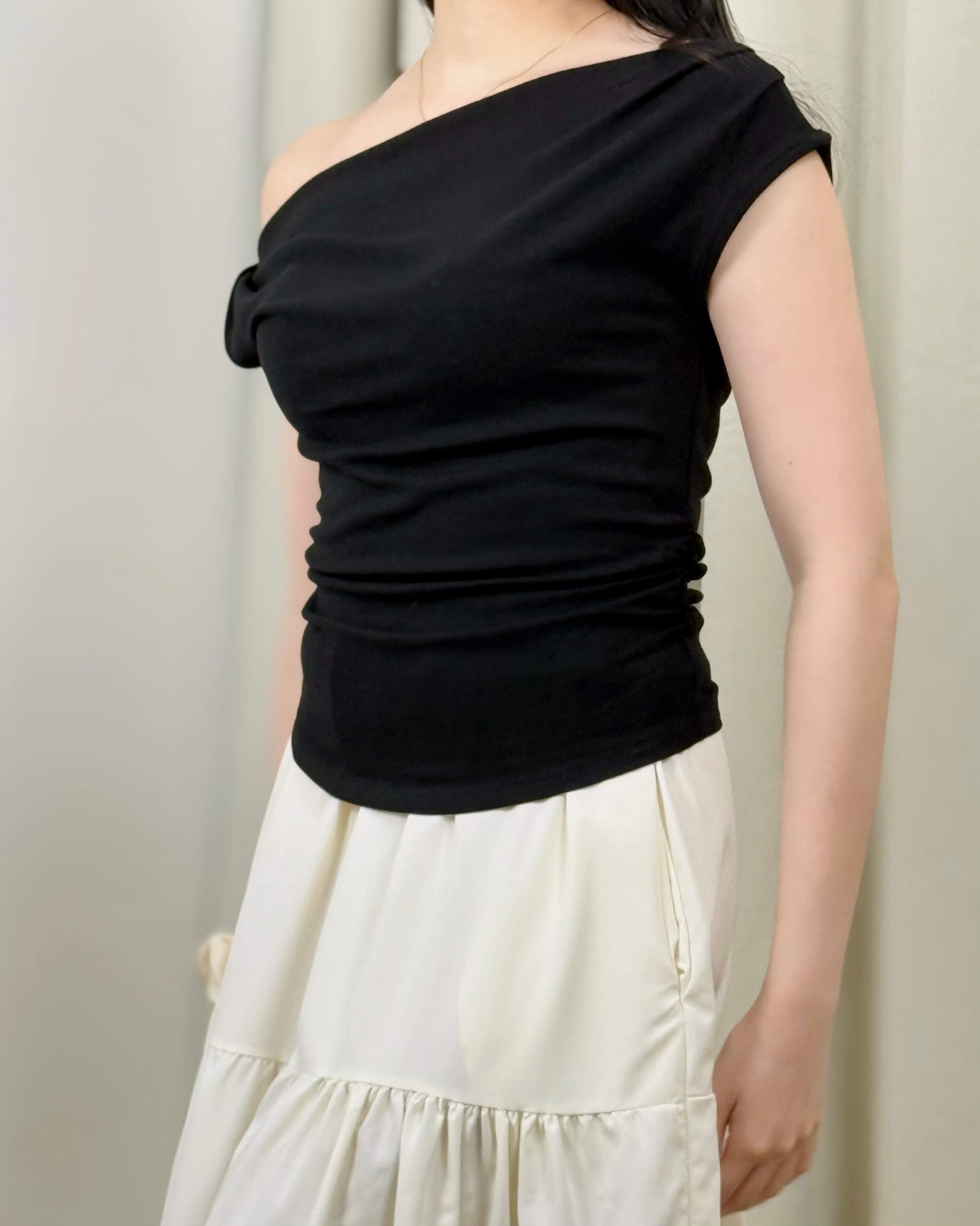 Chic Asymmetric Shoulder Tee