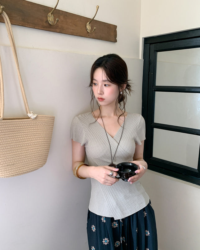 Slim Fit Two-Way Cross V-Neck Knit Top