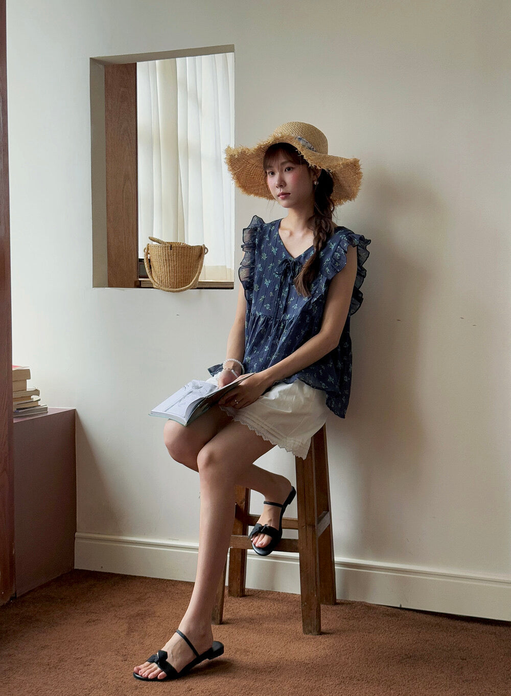 French Floral V-Neck Tie Blouse