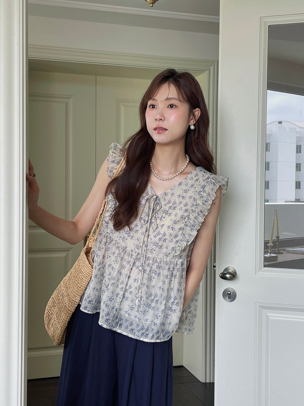 French Floral V-Neck Tie Blouse