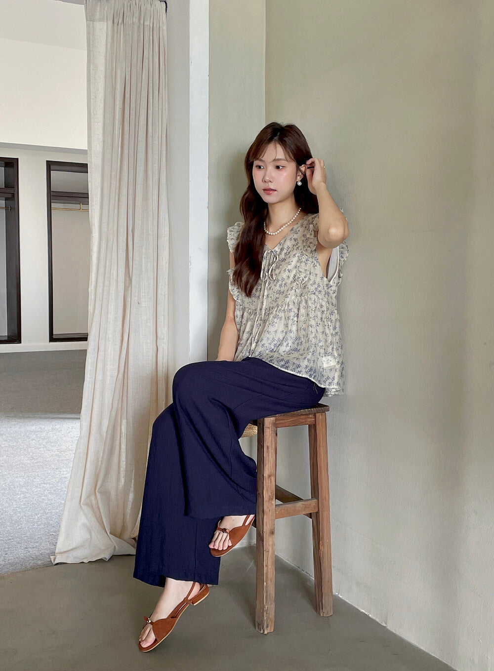 French Floral V-Neck Tie Blouse