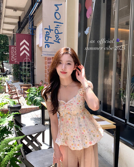 AS OFFICIAL Sugar Rush – Floral Puff Sleeve Peplum Blouse - HappyFash