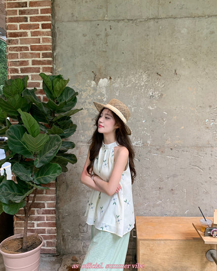 AS OFFICIAL Embroidered Floral Halter Top
